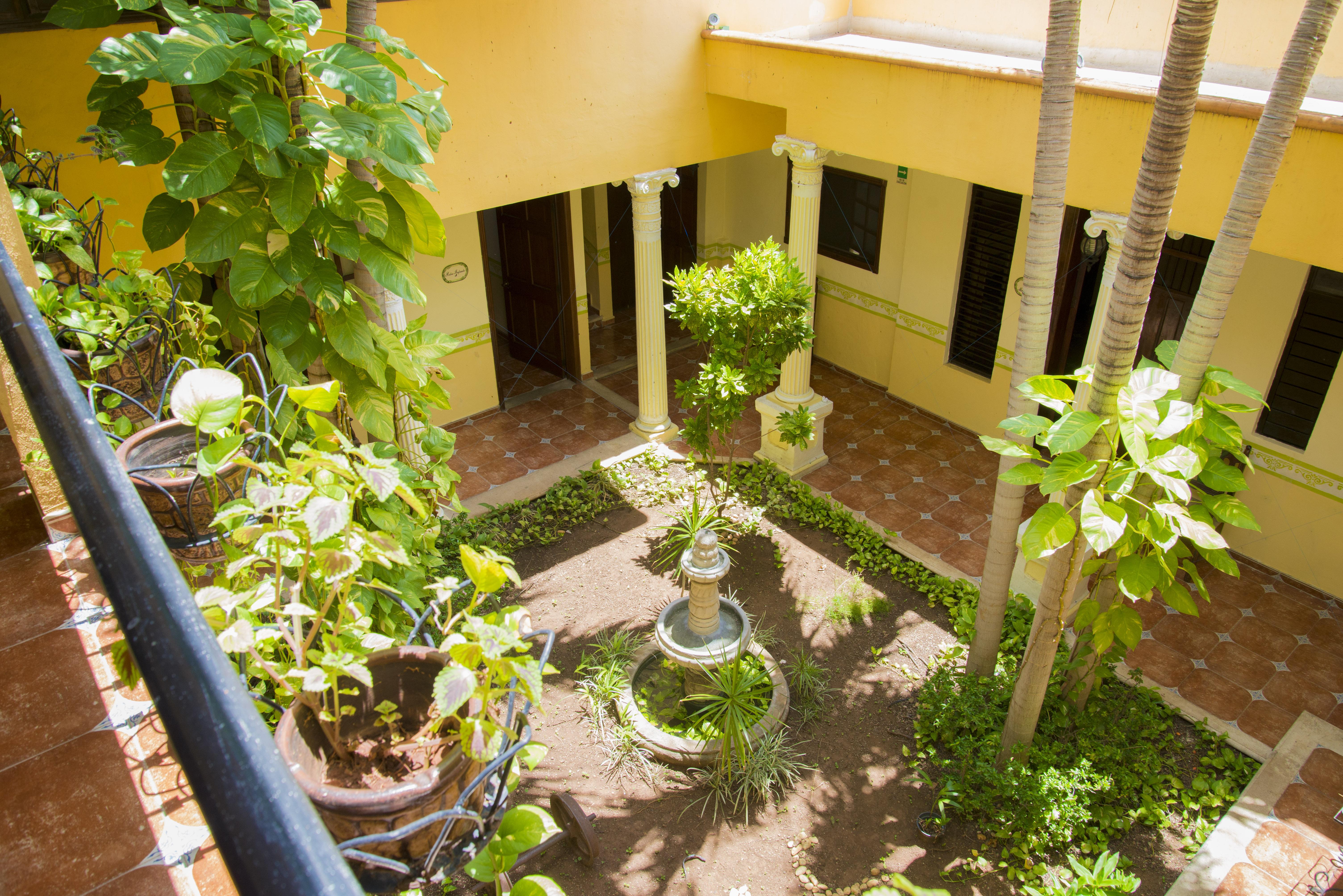 Casa De Las Columnas Mérida Exteriör bild