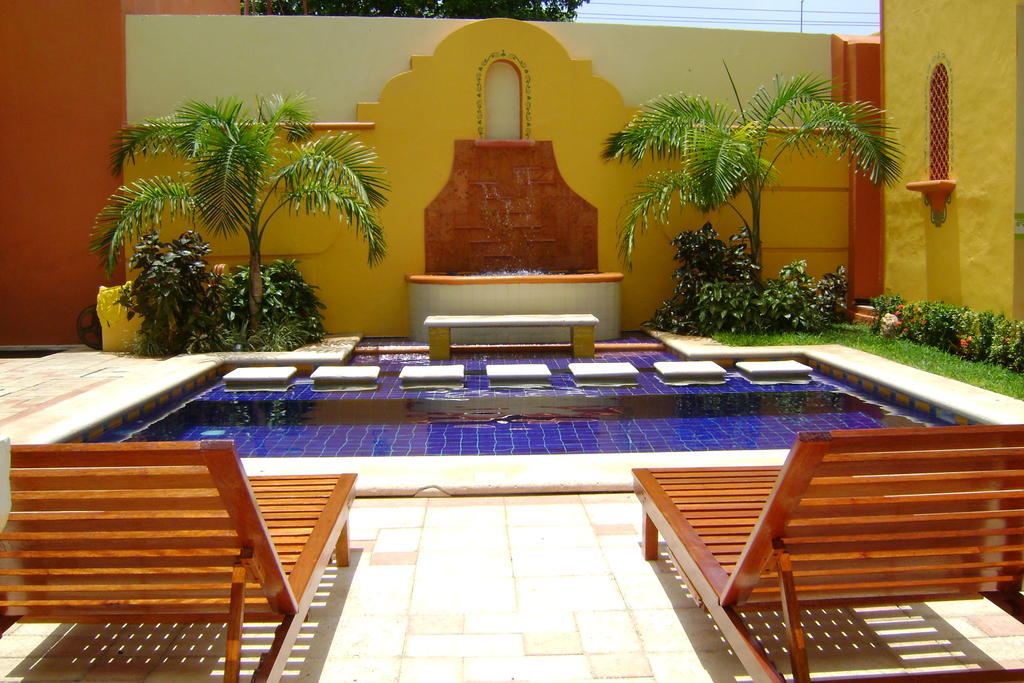 Casa De Las Columnas Mérida Exteriör bild