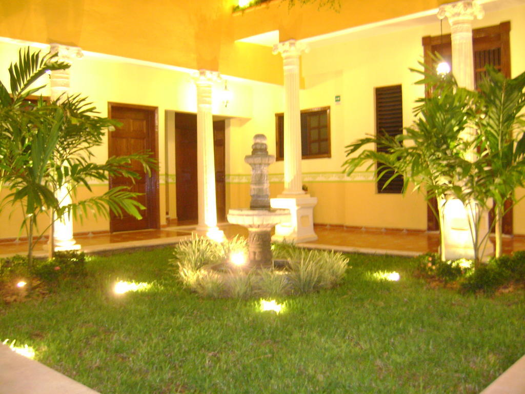 Casa De Las Columnas Mérida Exteriör bild