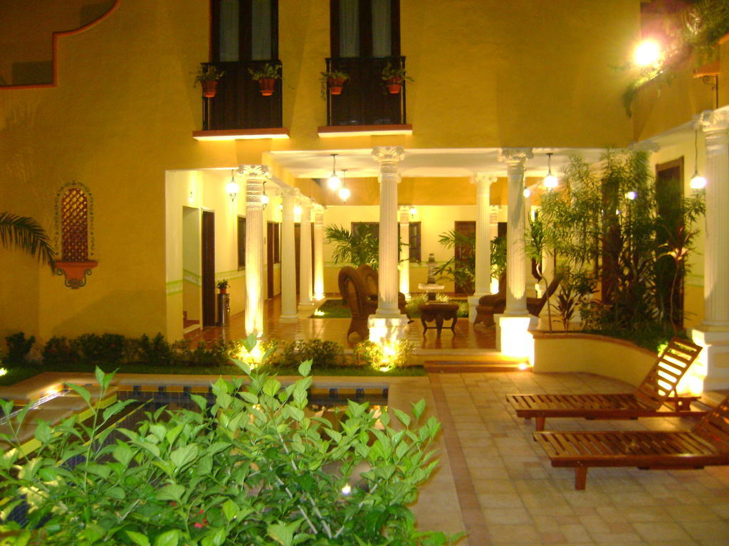 Casa De Las Columnas Mérida Exteriör bild